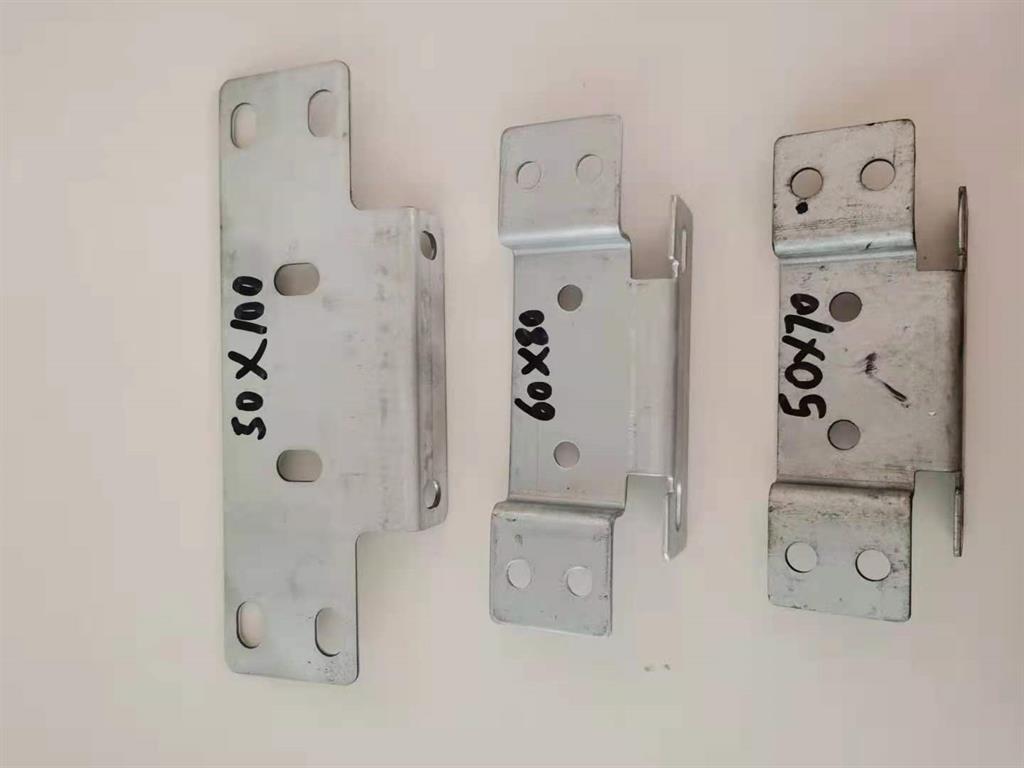 <strong>立柱連接件</strong>